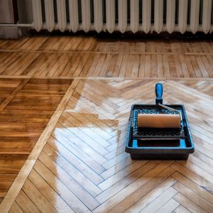 Aplicação de sintéco em pisos de madeira